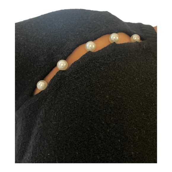 Alice + Olivia Large Pearl Cut Out Black Sweater - Picture 6 of 6